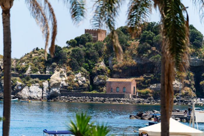 NICOLA Aci Castello foto 1